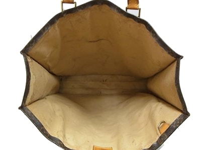 内装にべたつきがあるルイ・ヴィトン