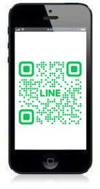 スマートフォンでQRコードを読み取るイメージ