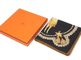 ブランドスカーフやハンカチの買取